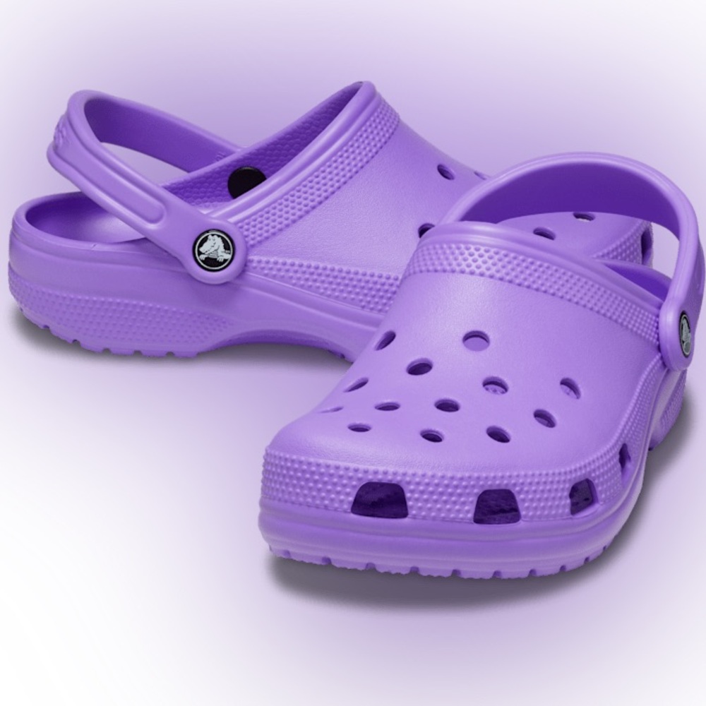 CROCS Classic Clog in Bright Purple